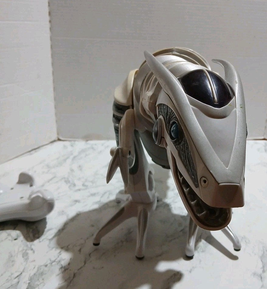 2005 WowWee Remote Control Roboraptor 30” RC Dinosaur Interactive - Remote Works