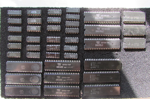 Collectable-Vintage-Computer Chips & More-Lot