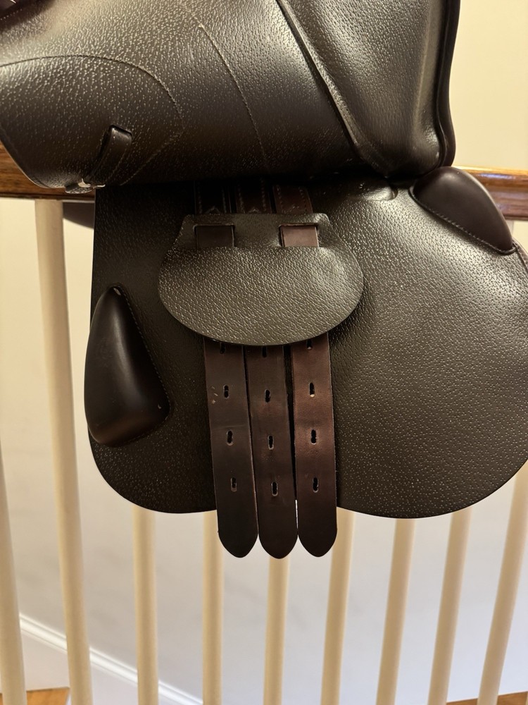 Equipe Expression Extreme 17” Jumping Saddle