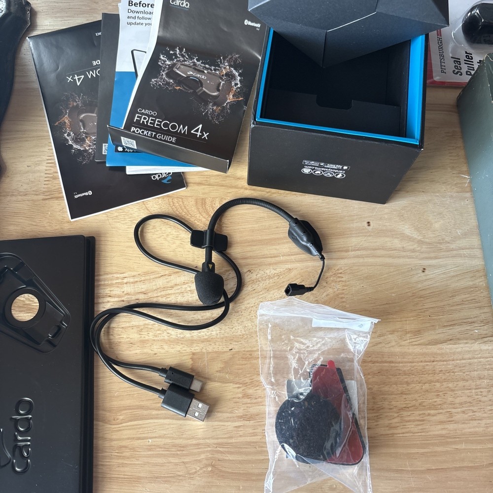 Cardo FREECOM 4x Box And Accessories Only