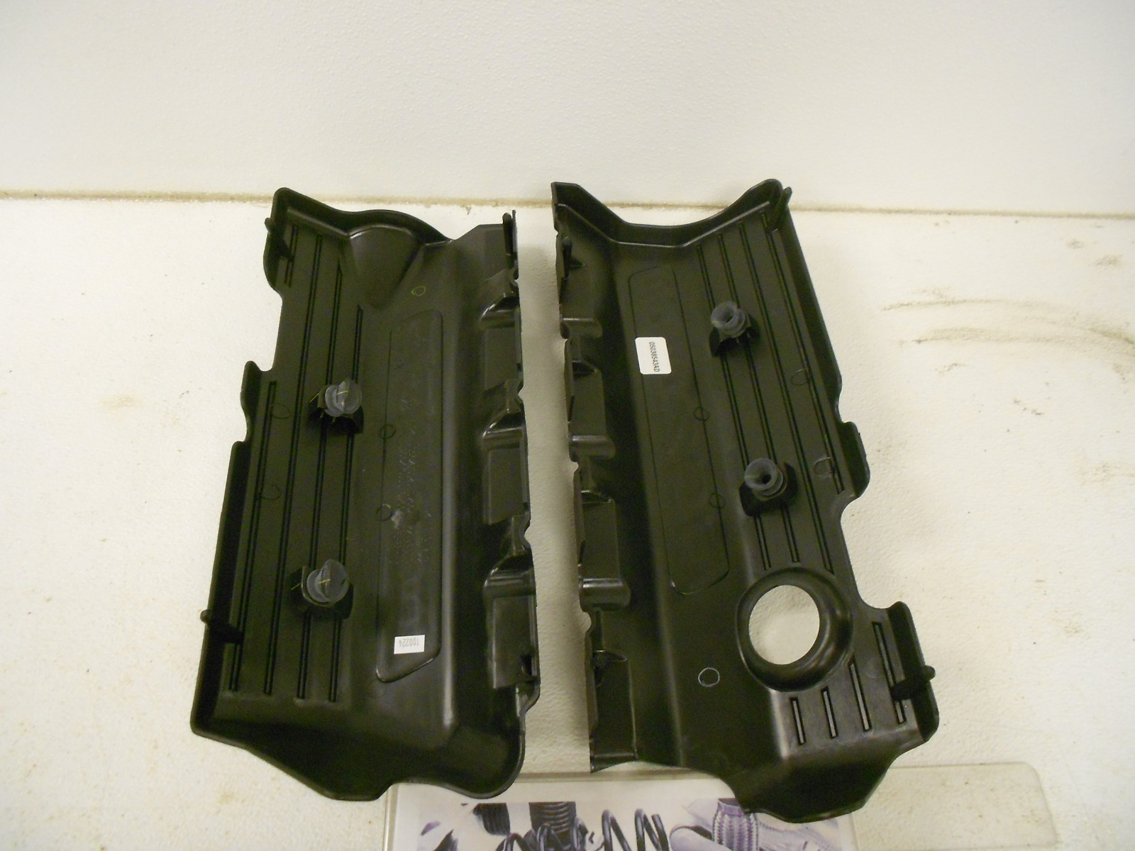 Factory OEM Genuine MOPAR SRT SRT8 R/T Engine Wiring Cover Valve 392 Set L & R