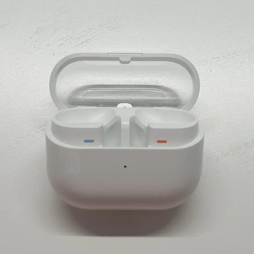 Buds3 Pro White Wireless Earbuds (S Grade, Excellent Condition)
