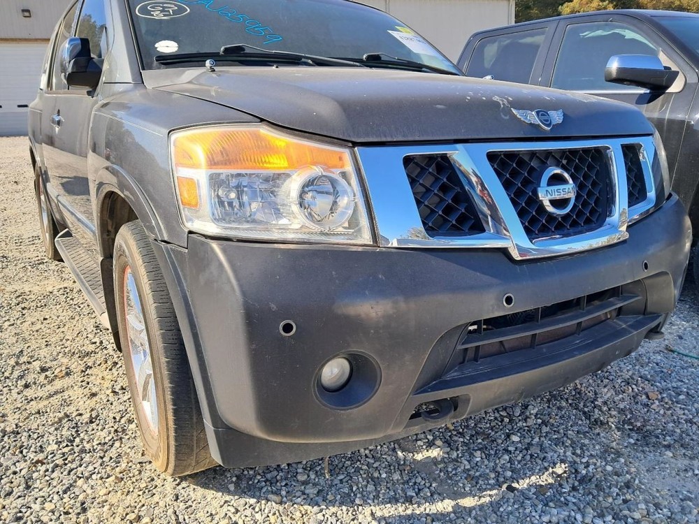 ARMADA 2010 Glove Box 4863353