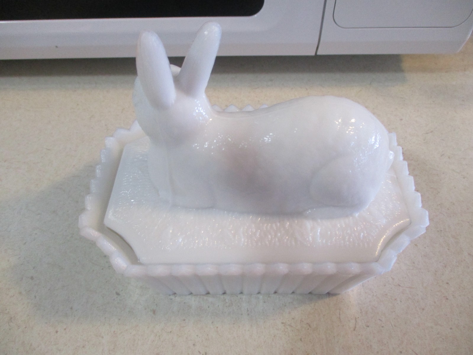 Westmoreland Milk Glass Bunny On A Nest Covered Dish