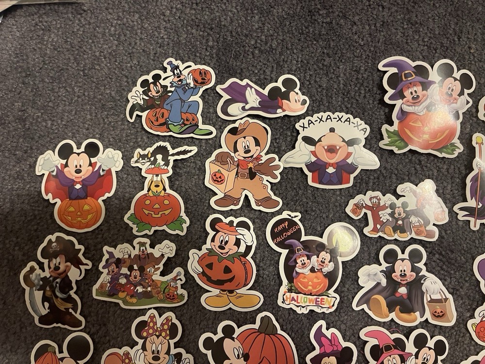 10 PCs Random Mickey & Friends Halloween Themed Stickers