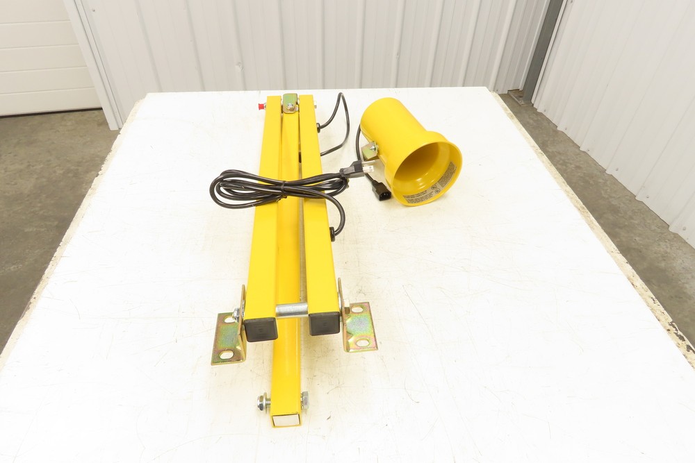 Mars DSDL-60 Tri-Lite Dock Loading Light 60" Reach