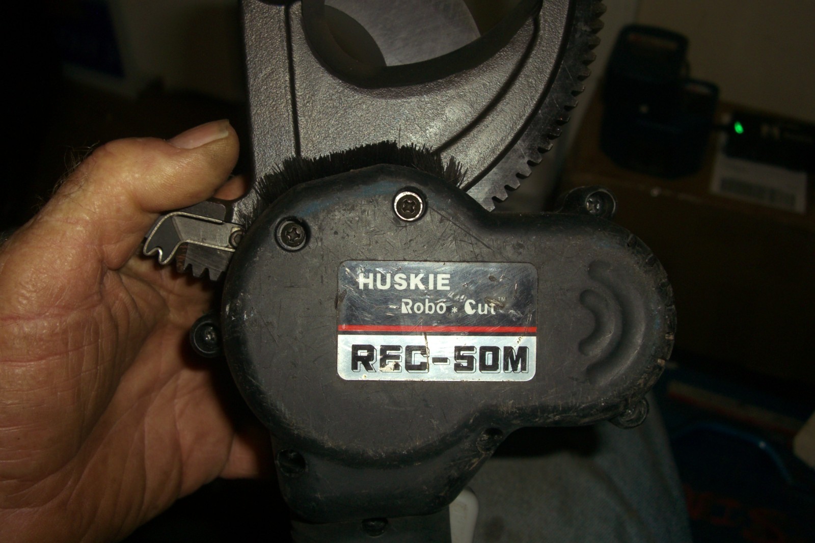 Huskie REC-50M Cable Cutter /Battery Charger/Battery