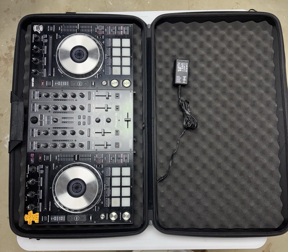 Pioneer DDJ-SX3 Performance DJ Controller
