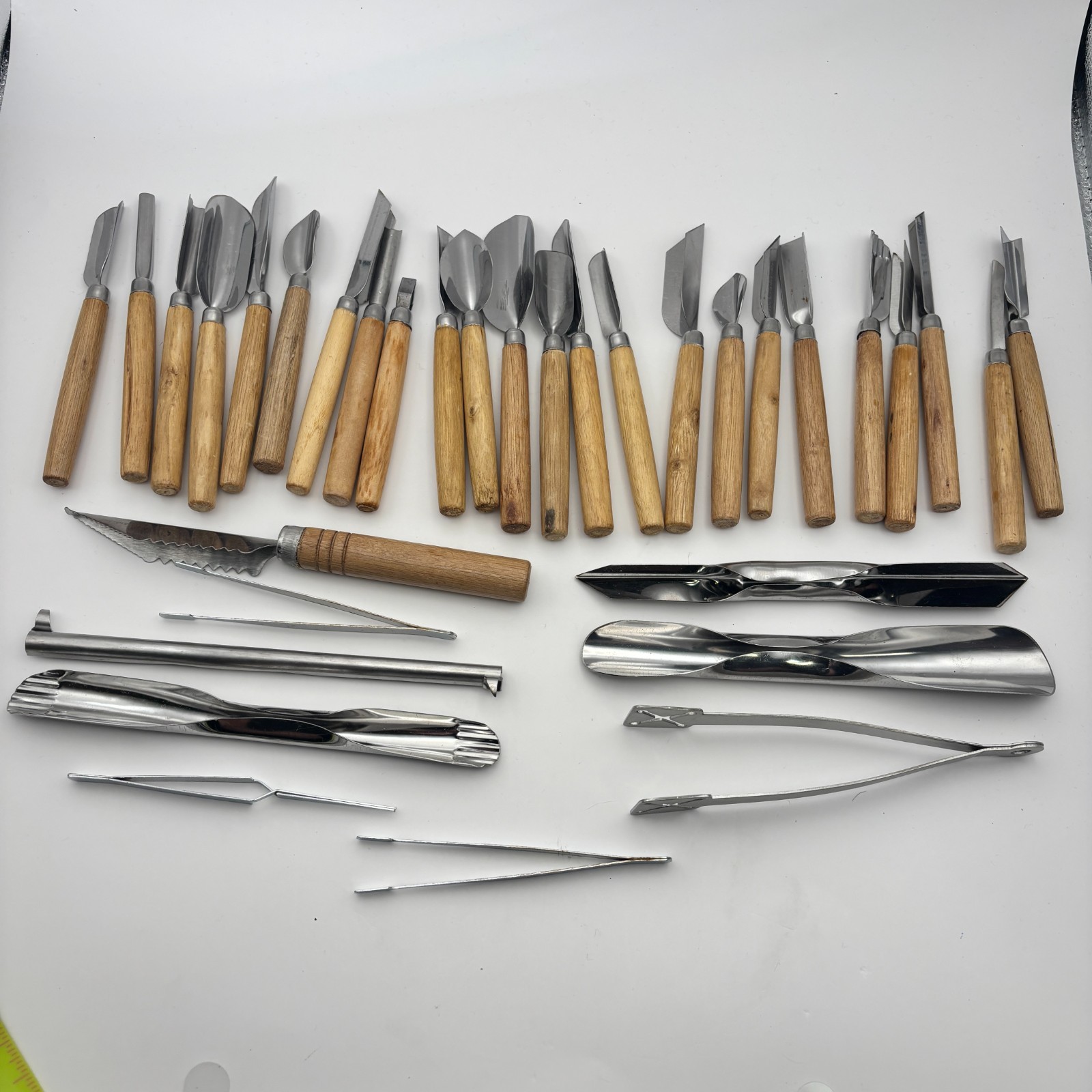 Lot of Comprehensive Wood Carving Tools 33pcs - Chisels, Gouges, Carving Knives