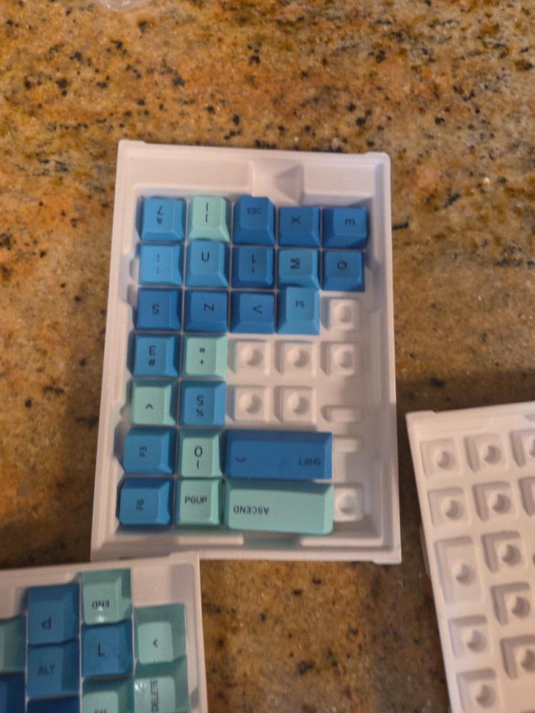 Glorious - GPBT Gradient Universal Keycap Set Compatible with Most 100% 85% Blue