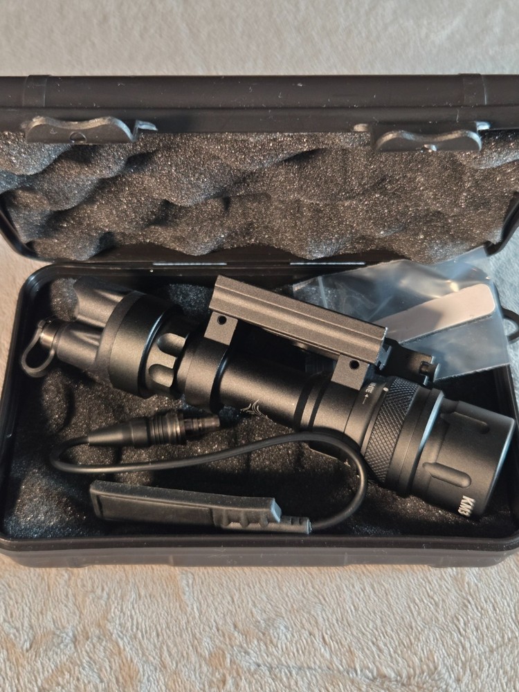 Night Evolution M952V Tactical Light Airsoft (Black) READ DESCRIPTION