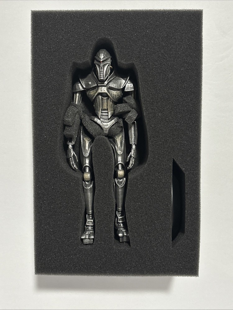 Eaglemoss Battlestar Galactica Modern Centurion w Magazine