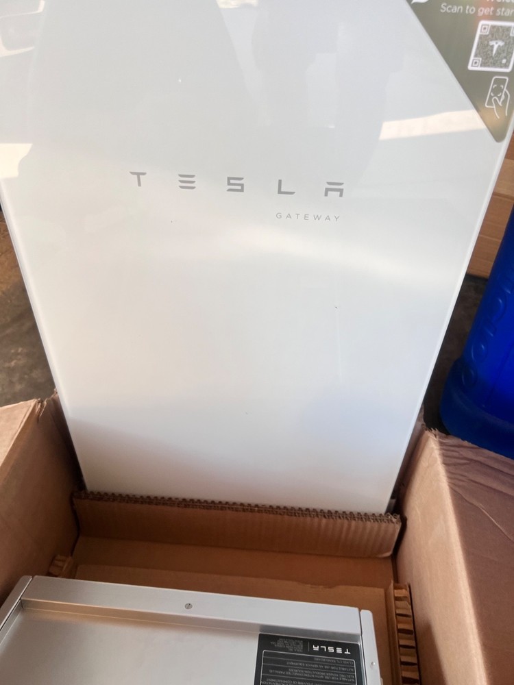 Tesla Powerwall backup gateway 3