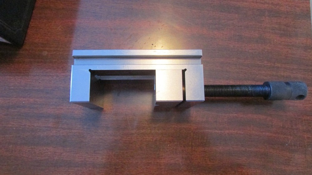 PRECISION TOOL MAKERS / MACHINESTS VISE, NEW IN BOX