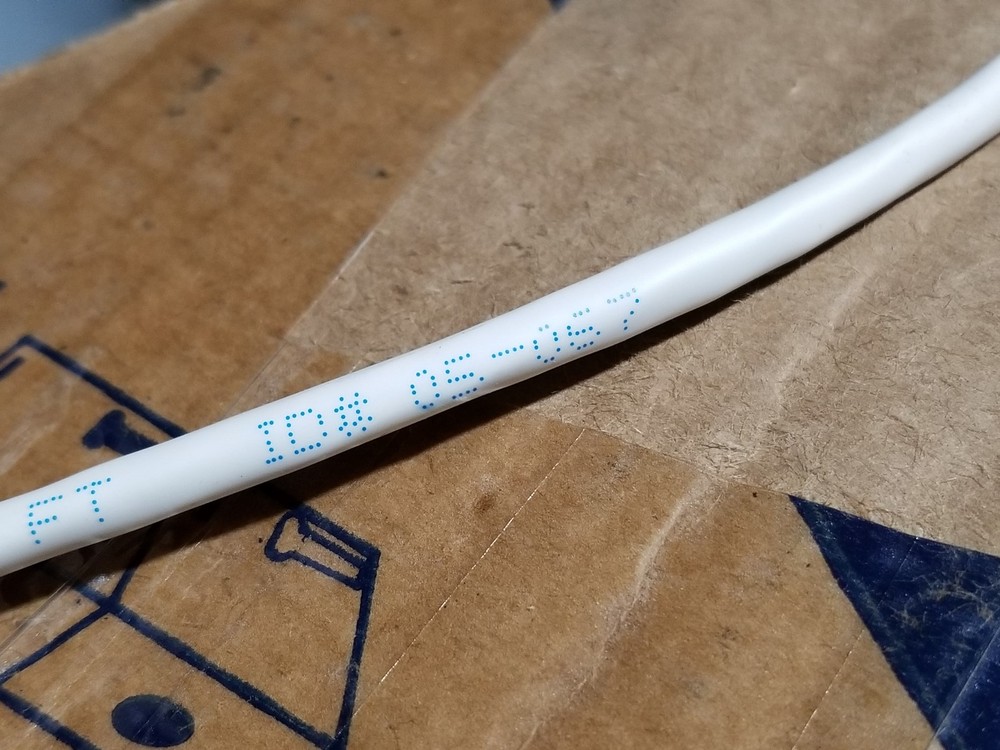 Berk-Tek 24/4P HyperPlus Cat5E Riser U/UTP Network Cable White /100ft