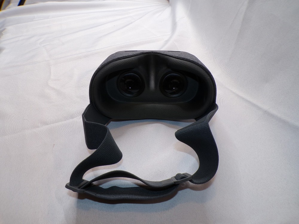 Google Daydream View VR Headset - Slate