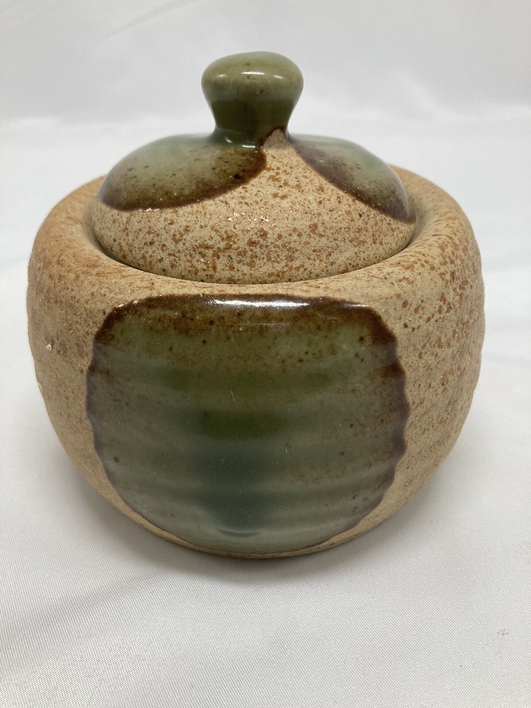 Small Apple pottery dish with lid