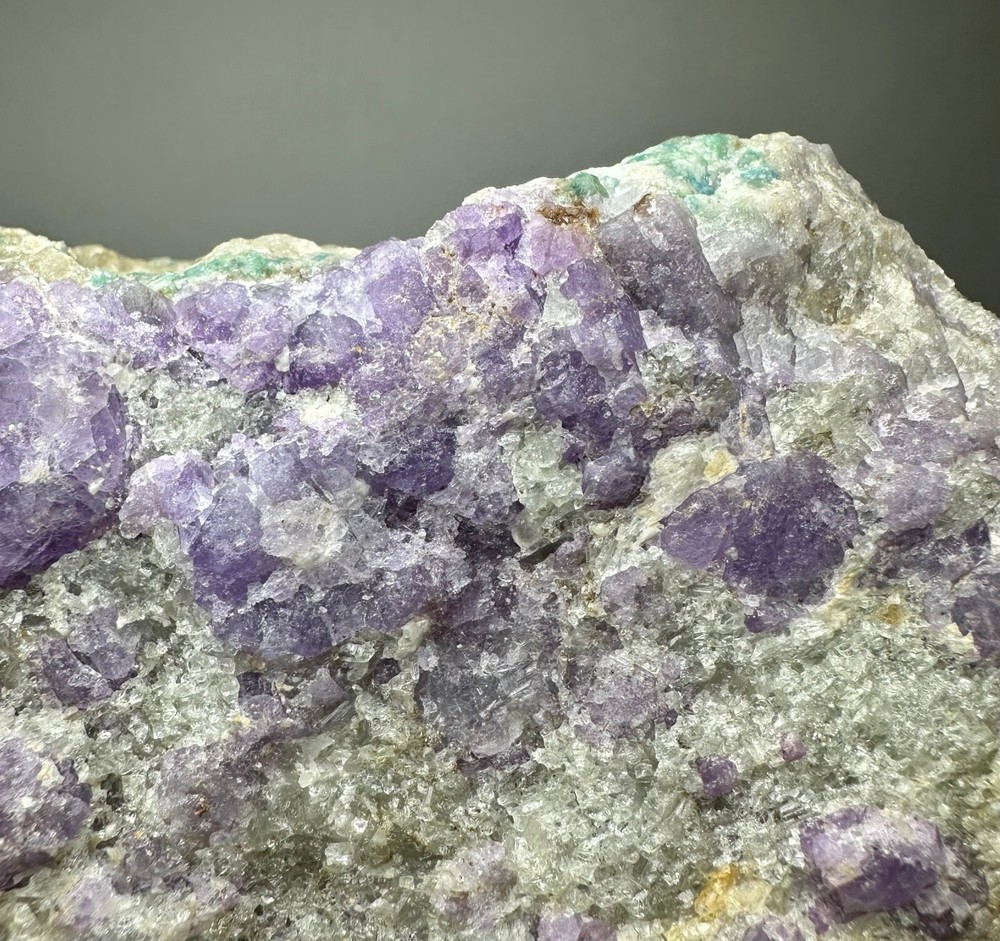 752 Gr. Fluorescent Phosphorescent Tenebrescent Hackmanite Crystals, Unknown