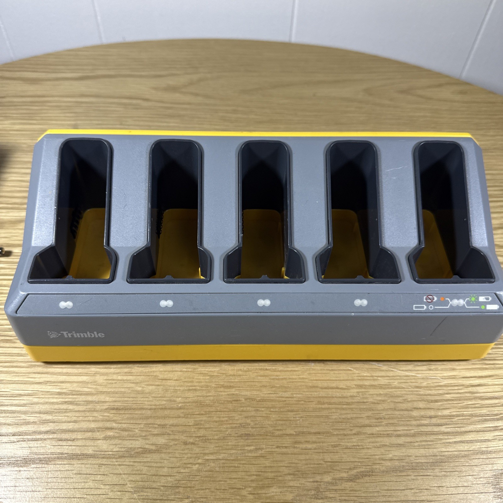 Trimble 57550-00 5-Bay Battery Charger Power Kit w/ AC Adapter Tested