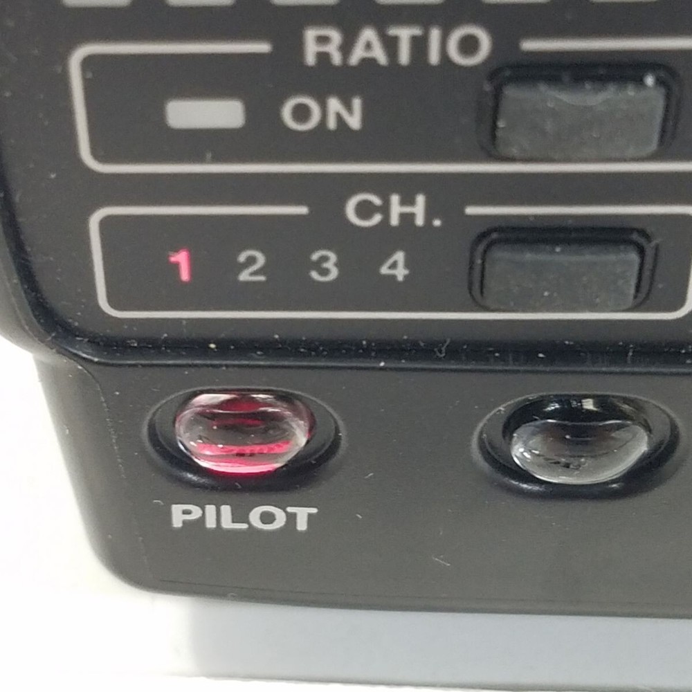 Canon Speedlite Transmitter ST-E2 with Case & Instructions Working