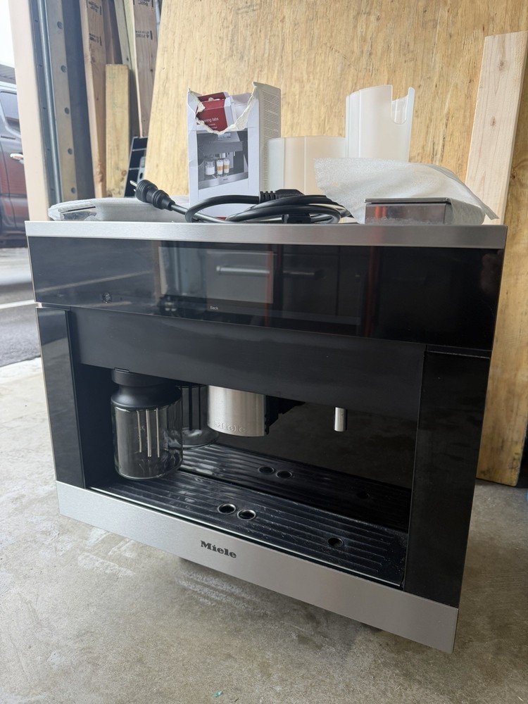 Miele Coffee Built In Machine CVA6805