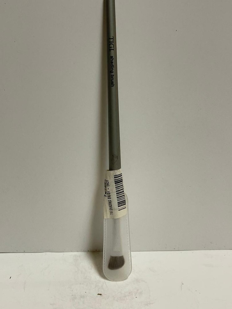TIGI Cosmetics Shading  Brush