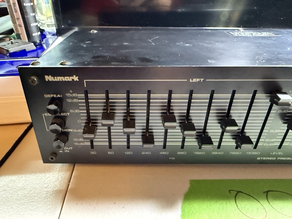 Numark Eq-2400 Equalizer Stereo Frequency