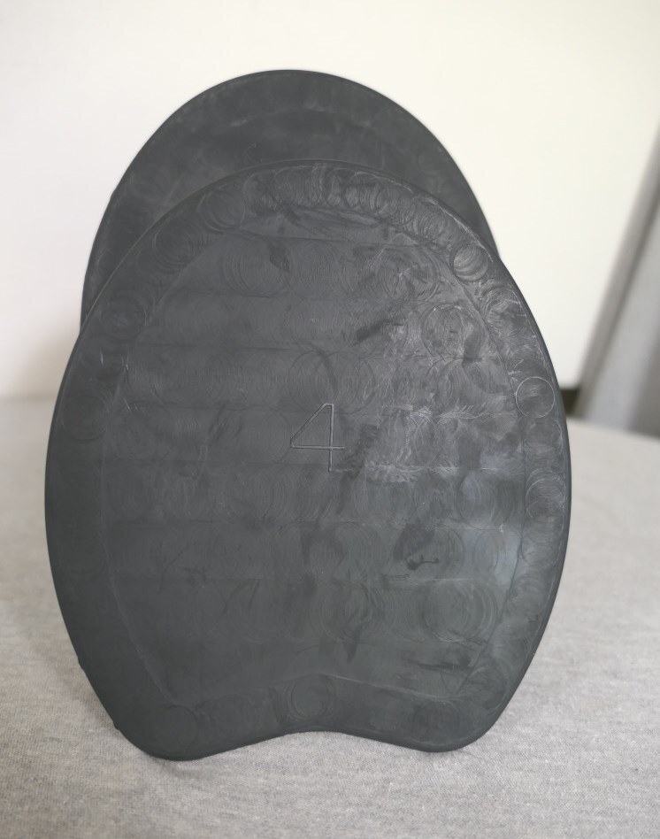 NEW Pair of Castle Plastics Size 4 Black Hard Rubber Horse Hoof Shoe Flat Pads