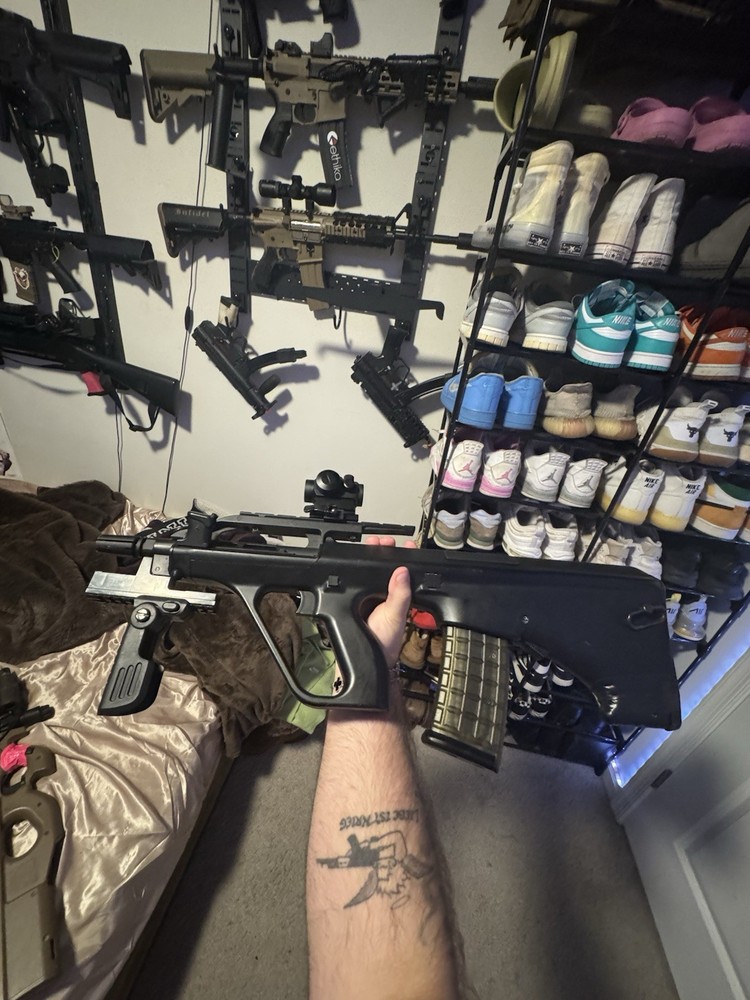 AEG Airsoft Aug