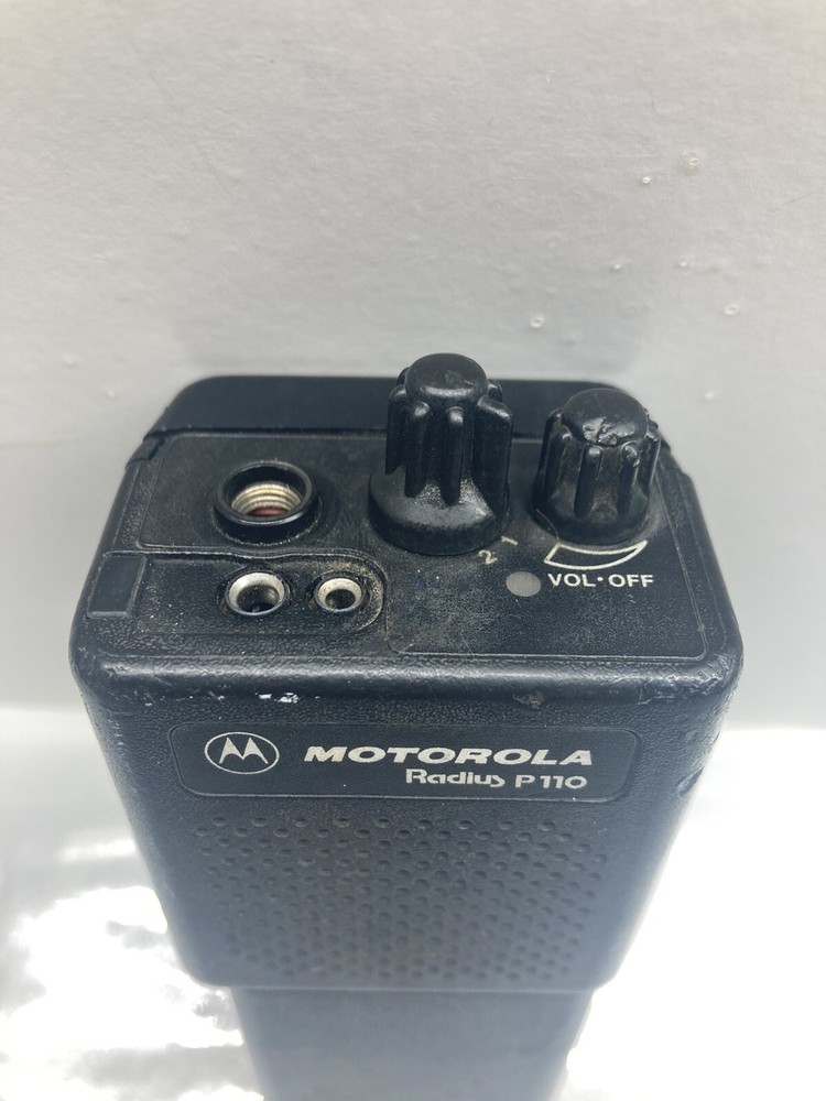 Motorola Model Number Radius P110 UHF Black Read Description