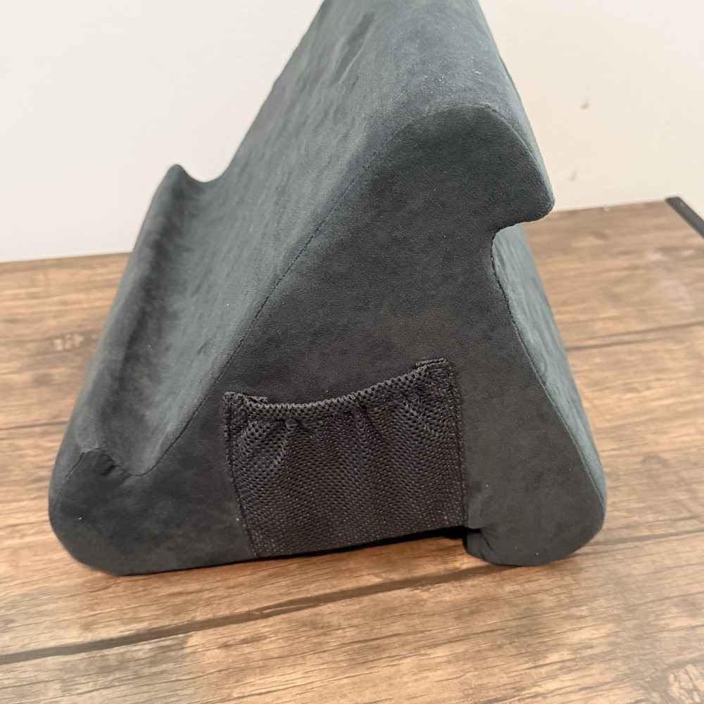 Pillow Pad Tablet Stand