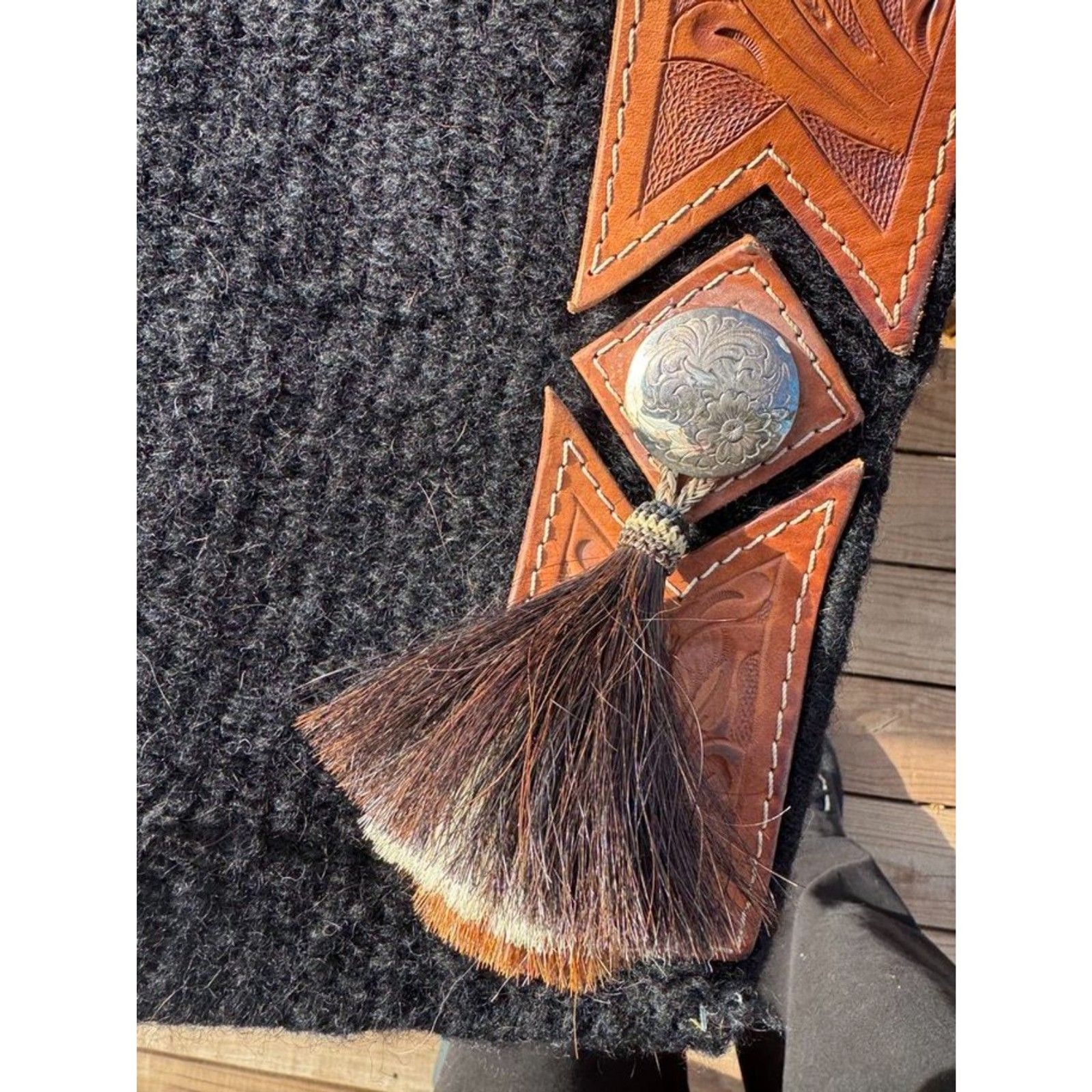 Western Black Leather Saddle Horse Blanket Horsehair tassel 34" x 34"