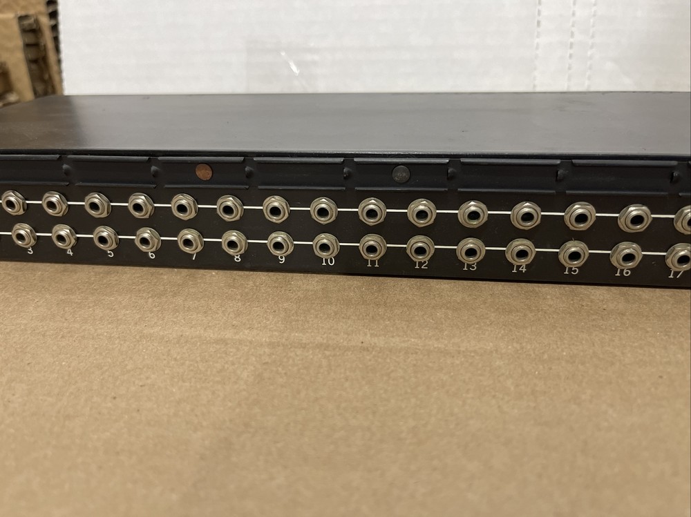 Russound FP-24 Rackmount Audiojack