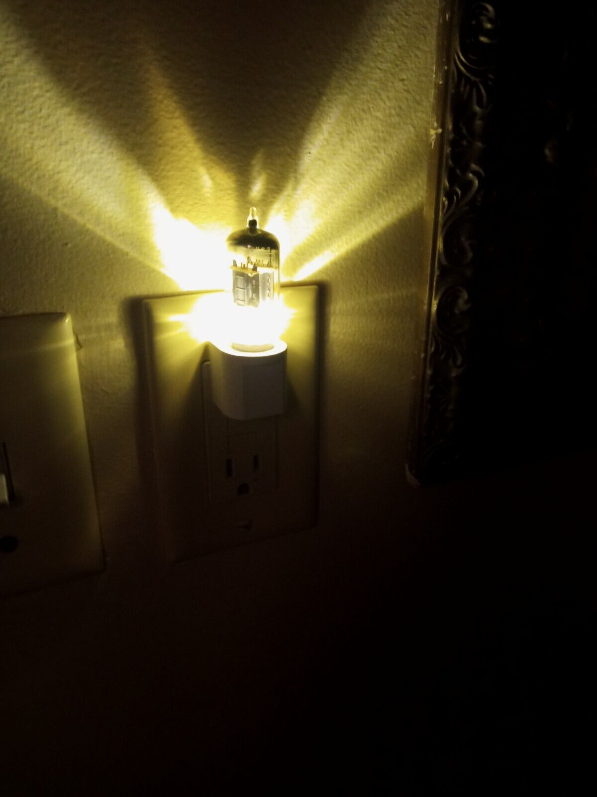 TNTUBES Night Light New 12AX7A Style Vacuum Tube LED White Auto Light Sensing