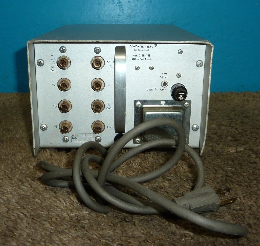 Wavetek Triggered Voltage Control Generator VCG Model 112