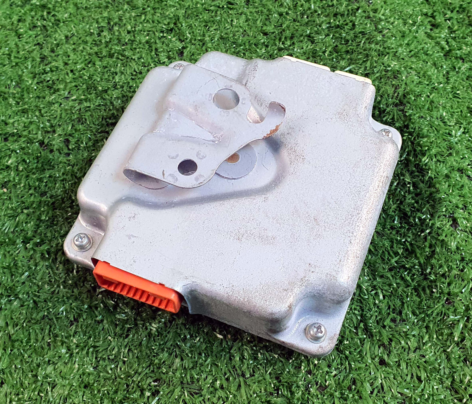 Toyota Prius Hybrid 2011-2015 Bettery Voltage Sensor Control module 89892-47080