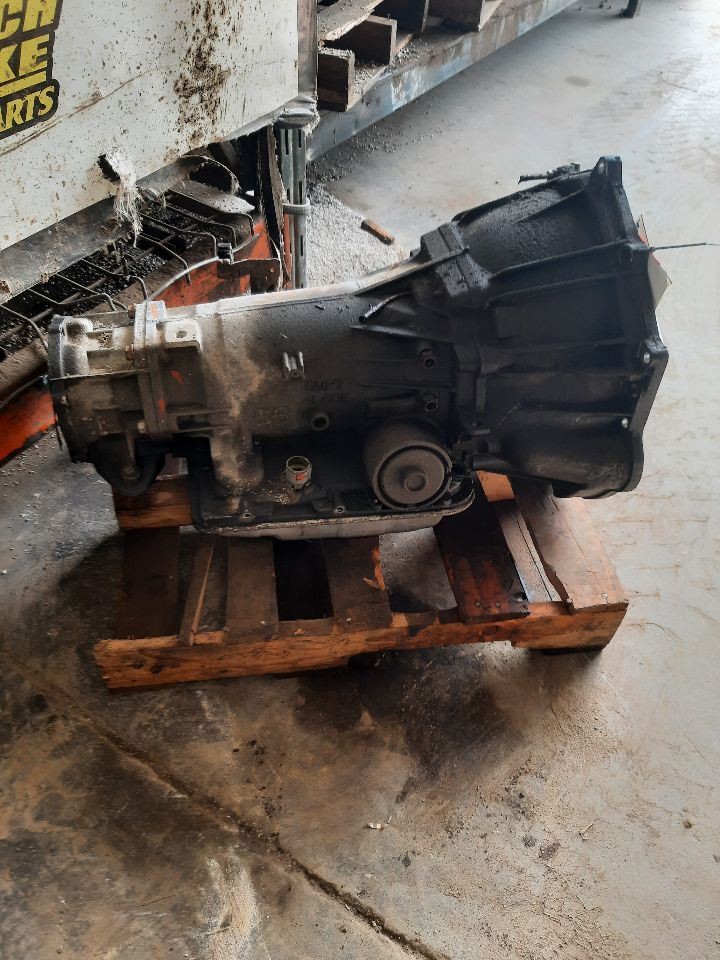 Automatic Transmission 5.3L 4WD 4X4 Fits 2001 SUBURBAN 1500 1327603