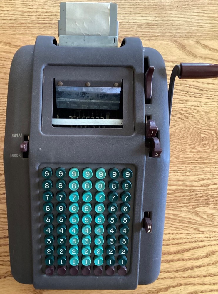 Smith & Corona Hand Crank Adding Machine, Vintage model