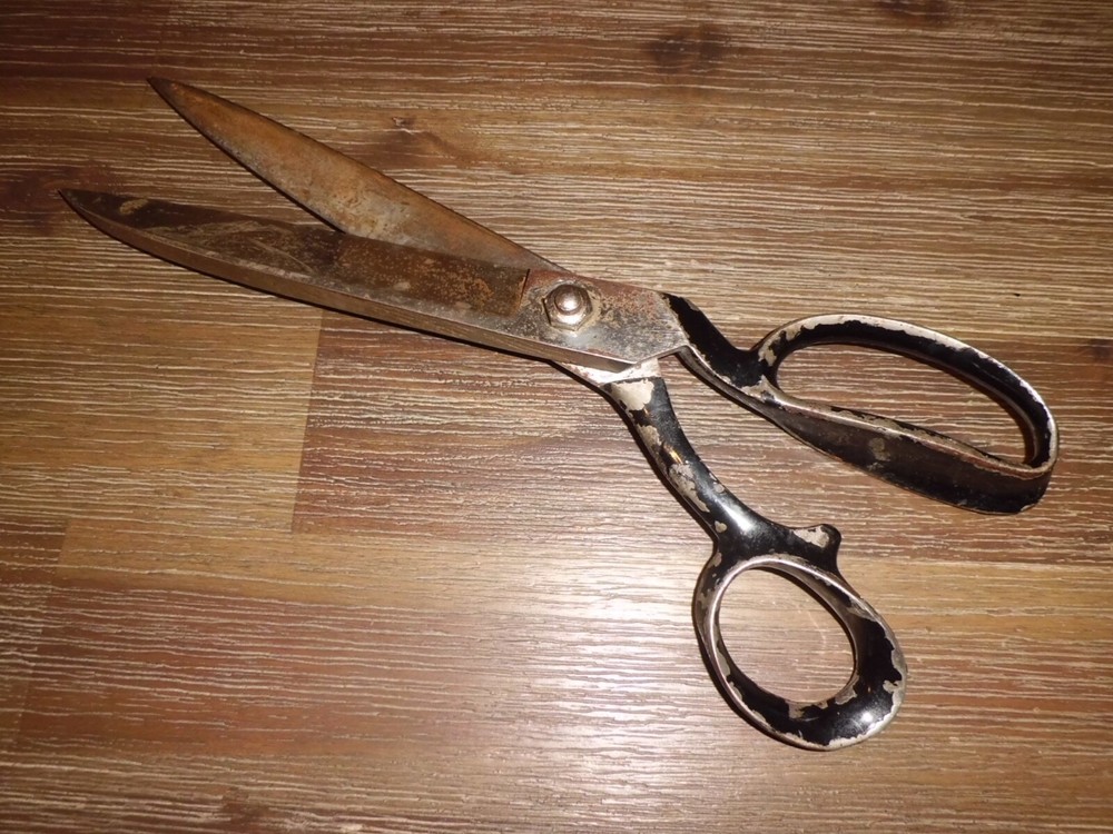 VINTAGE C.S. OSBORNE & SONS Large Shears Scissors