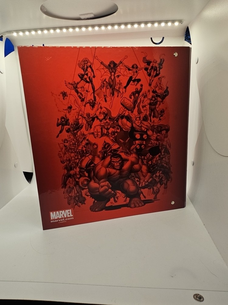 Marvel Fact Files - Comic Binder