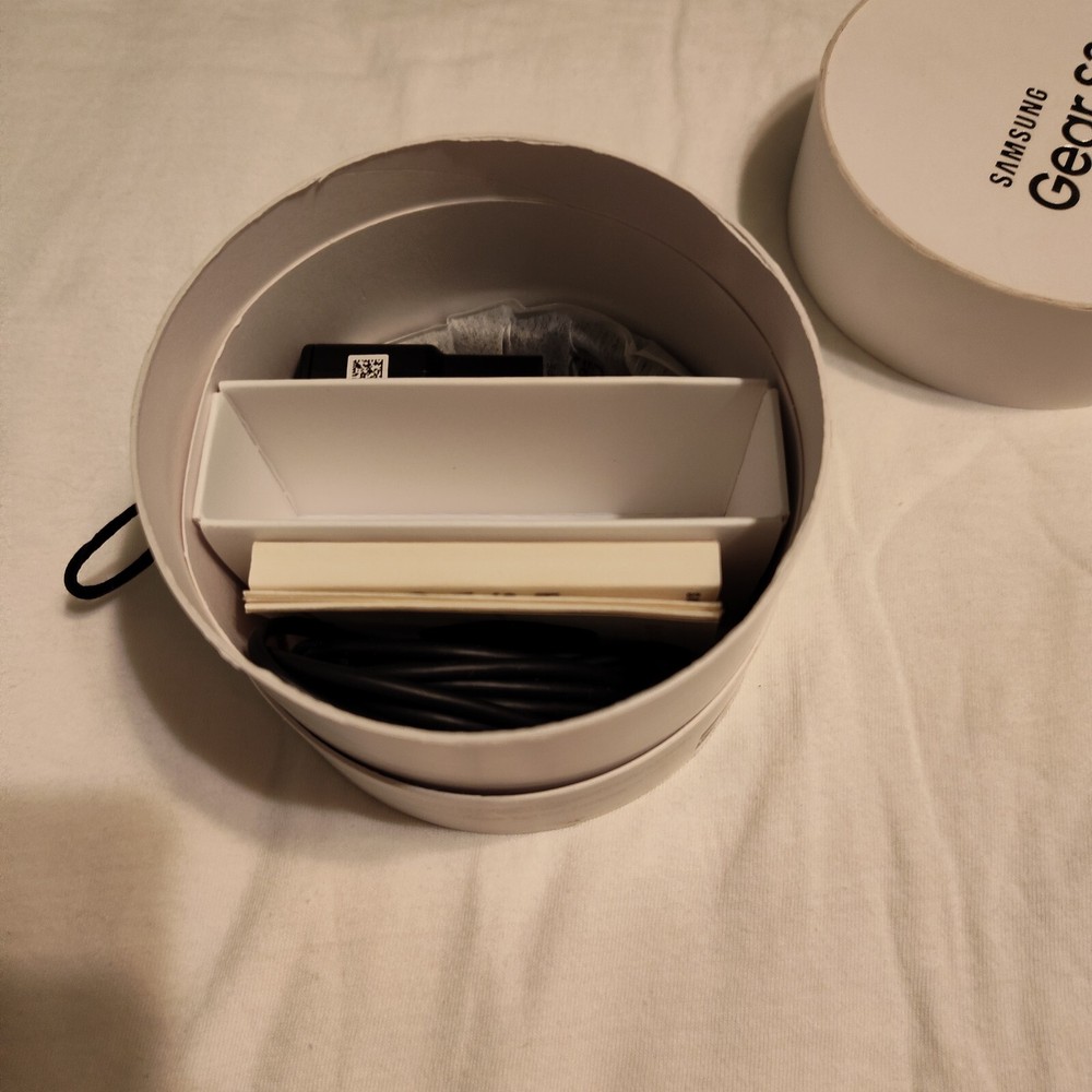 Samsung Galaxy Gear S2 Empty Box