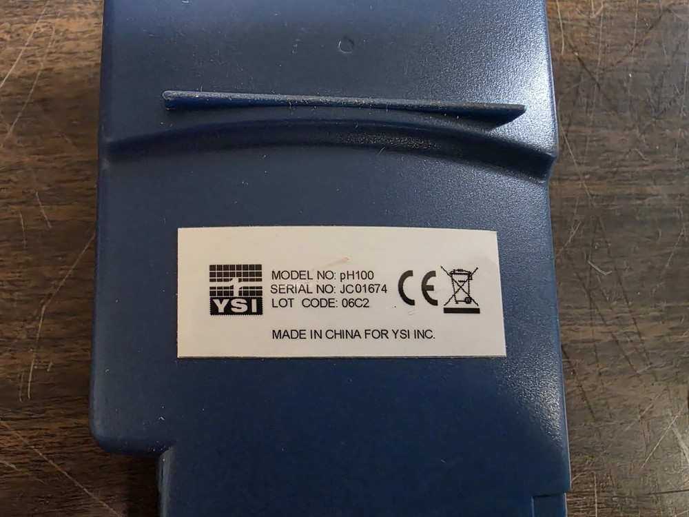 YSI pH100 Handheld pH or mV and Temperature Meter