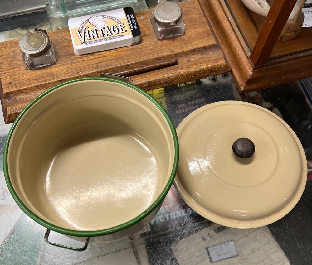 Metters Enamel Drippings Pot