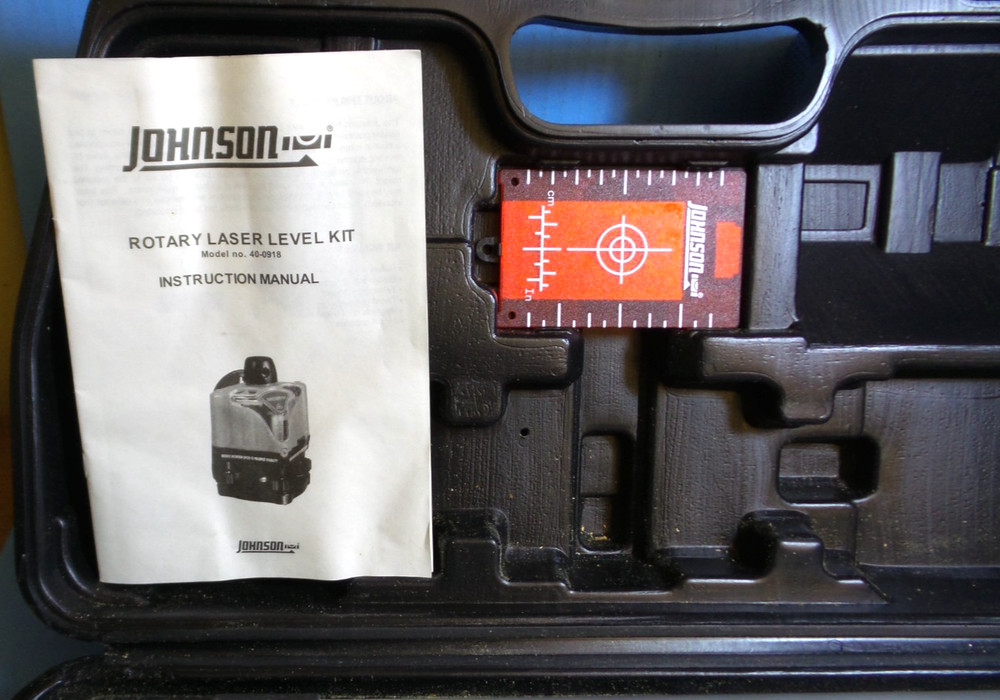 Johnson Manual Leveling Rotary Laser Level Kit 40-0918 W/Case