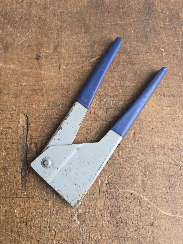 Tucker TT6 Rivet Gun