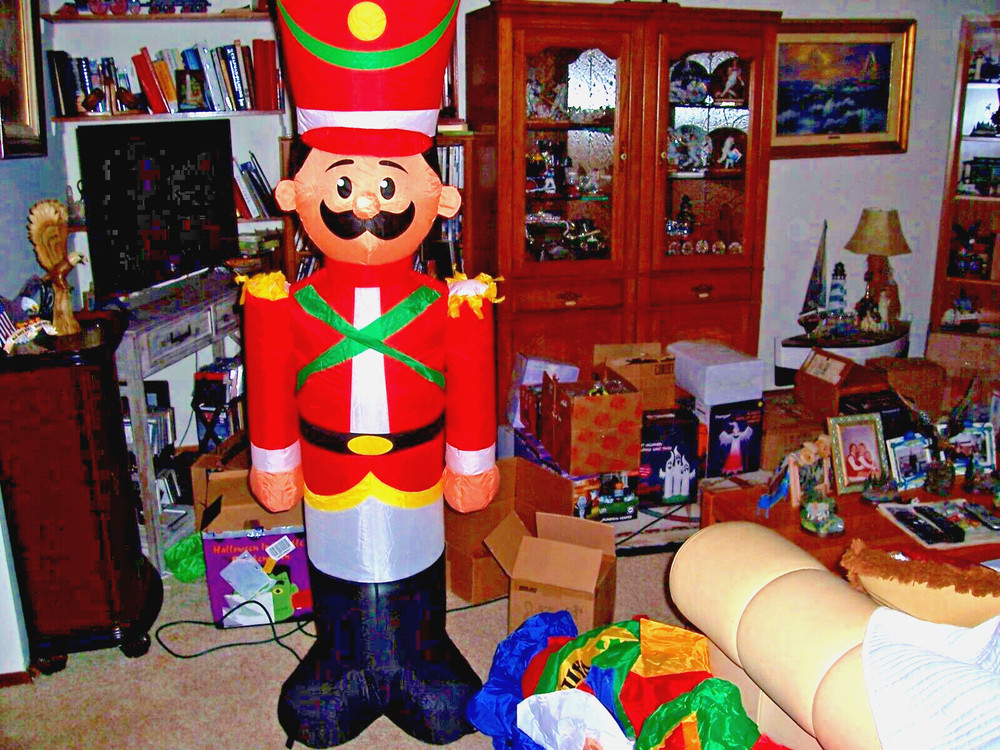 6' TALL SOLDIER NEW