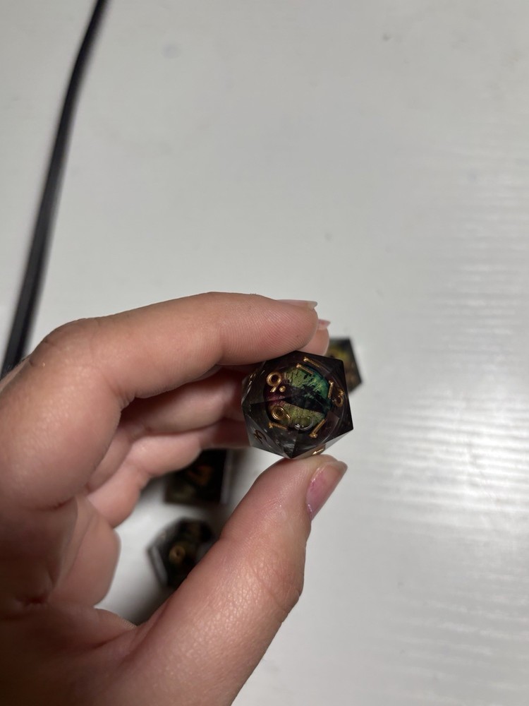 D&D Dice Set Dragon Eye In Liquid Core. 7pcs Sharp Dice Set W/ Case.