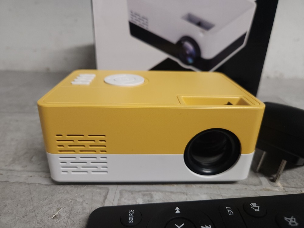 LED Mini Projector TFT LCD w/Remote