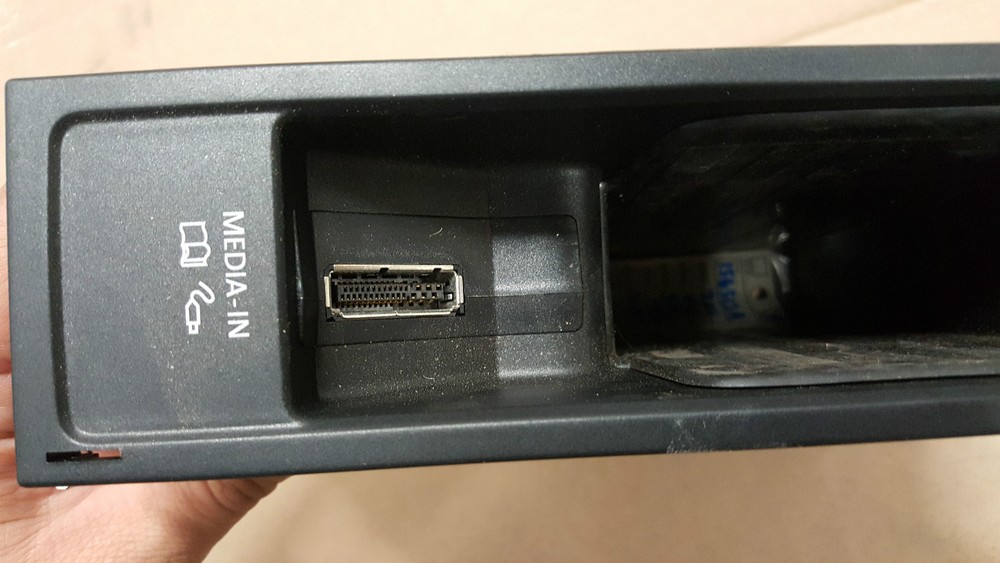 VW (MDI) Multimedia Interface Box with Control Unit 5N0 035 342D