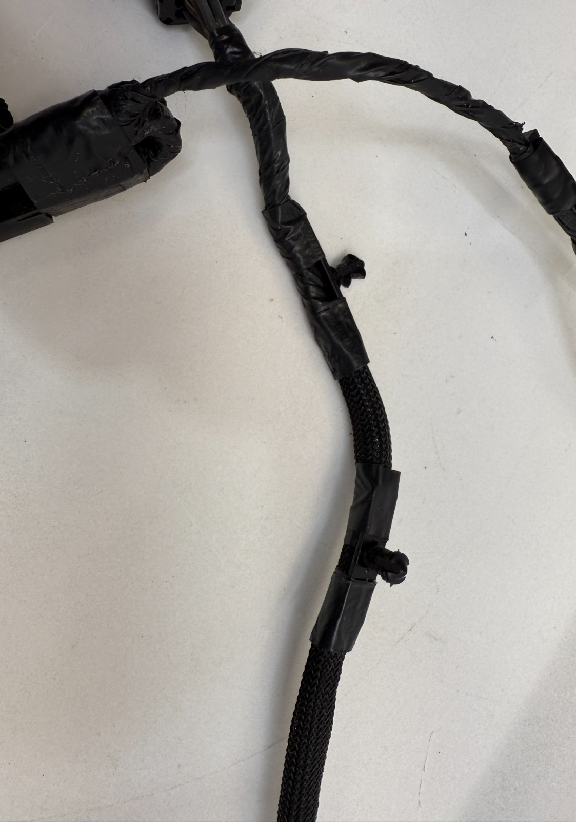 68211876AA OEM MOPAR 13-14 Routan Sliding Door Right Wire Track TESTED